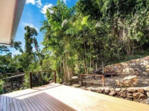 Private Stone House Hotels in Cannonvale