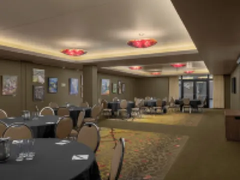 Inn at the 5th Hotels in Eugene