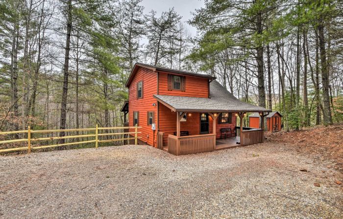 Modern Cabin w/ Deck in the Blue Ridge Mountains!