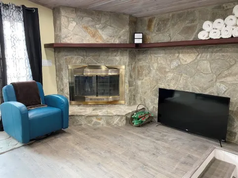 Waterfront Suite, Dogs Are Cool! No Pet Fee!