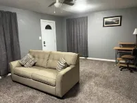 Cheerful, 3 bedroom house, free parking