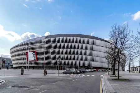 limehome Bilbao Tristan de Leguizamon Отели рядом со станцией Музей Гуггенхайма в Бильбао