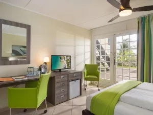 LionsDive Beach Resort