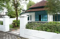 Omah Kebon Guest House Hotels in Temanggung