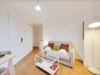 Bright, modern studio for 2P - La Défense