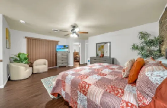 Work & Family 5 Bedroom 4 Bath with Independent Casita for 14 Guests