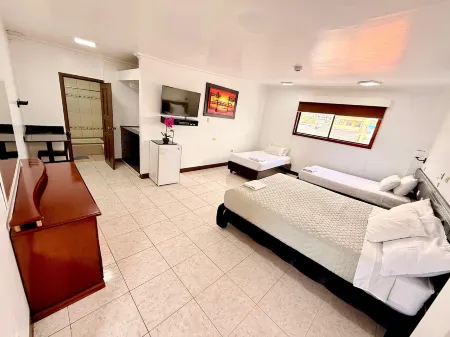 Hotel Los Algarrobos Отели рядом с достопримечательностью «Cerro de las Tijeretas»