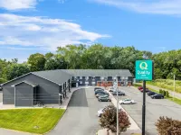 Quality Inn Hotels near Amistad