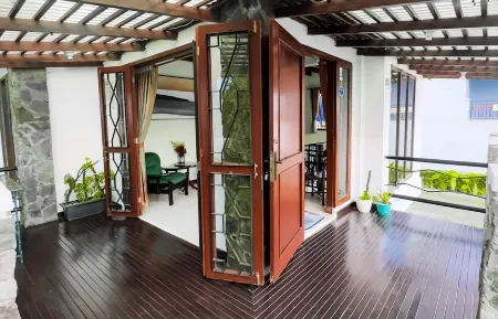 Villa G8 Lembang Отели рядом с достопримечательностью «Taman Kupu-Kupu Cihanjuang»