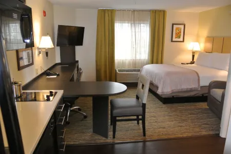 Candlewood Suites Washington-Fairfax