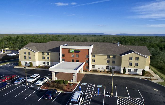 Holiday Inn Express & Suites CROSSVILLE by IHG