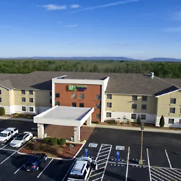 Holiday Inn Express & Suites CROSSVILLE by IHG