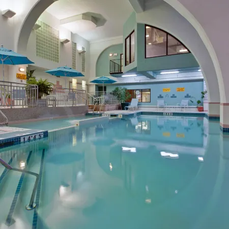 Holiday Inn & Suites Windsor (Ambassador Bridge) by IHG