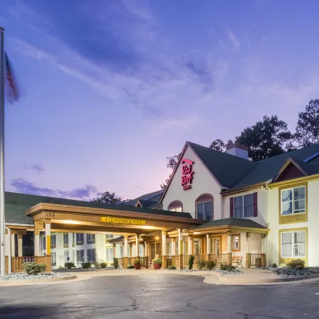   Red Roof Inn & Suites Stafford, VA - Quantico