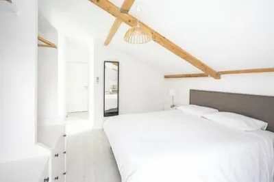 Apartment Comfortable in the Centre of Pau: Parking, AC... Hotels near PAU Station