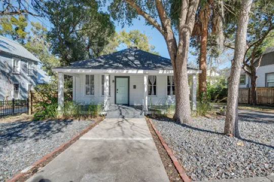Charming 100-Year-Old Home < 1 Mi to Downtown