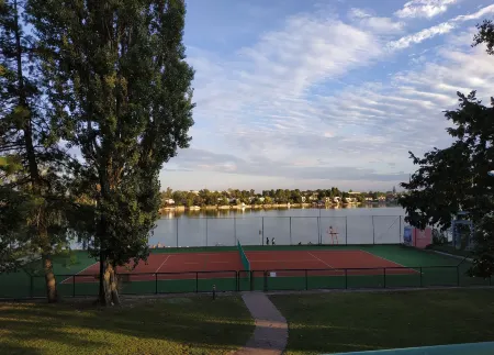 Apartmány Puerto Отели в г. Сенец