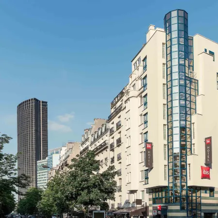 Ibis Paris Gare Montparnasse 15ème Отели рядом с достопримечательностью «Матиньонский дворец»