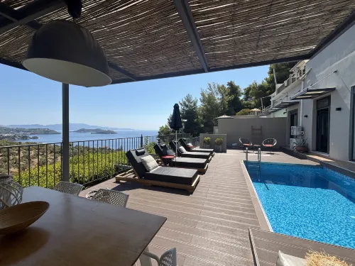 Superior 3-Bedroom Villa Cassiope with Private Pool and Breathtaking Sea Views - Villas