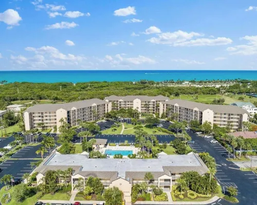 POSHPADZ Villa Kokomo-Lake View Patio- Walk to Jupiter Beach Sleeps 6 주피터 호텔