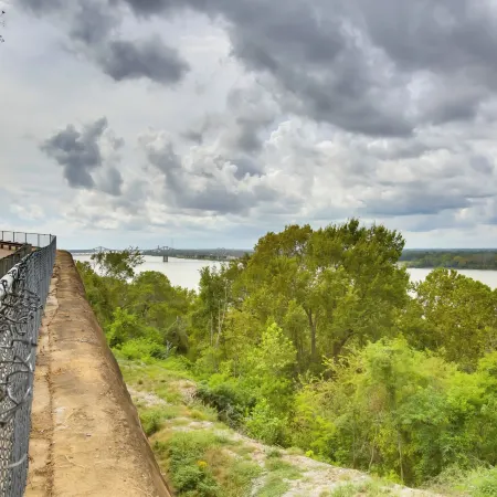 Charming Cottage w/ Mississippi River Views!
