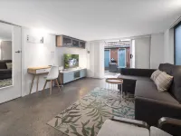 Surfie Pad 10 min walk to Beach and Dining - 3-Star