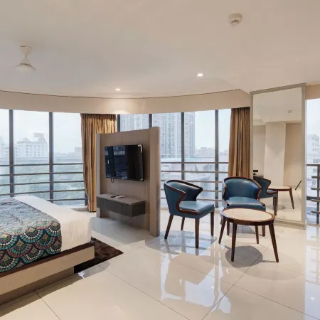 Hotel Royal Time Отели рядом с достопримечательностью «Мост Nehru»