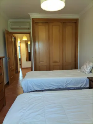 T2 Vila Bairos A/C Piscina e Garagem Vilamoura