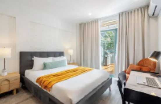 Theatre Hotel by Lodgo