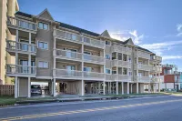 Walk to Shore! Ocean-View Condo in Carolina Beach - Beach