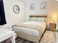 Charming 3-bedroom house with AC and WiFi in marvelous Colton Hotels in Colton