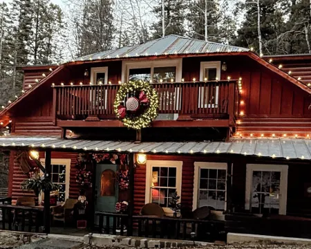 The Crofting Inn Hotels in Cloudcroft