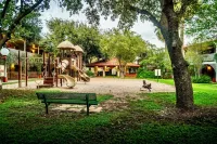 Family Garden Inn & Suites - Family