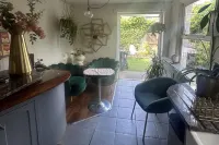 House - Sleeps 4 - Garden - Pets Ok - Parking - Bungalows