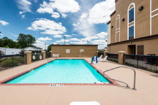 Holiday Inn Express & Suites GRENADA by IHG