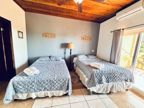 Beautiful and comfortable 2 bedroom unit, full furnished and close the beach.