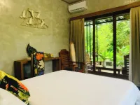 カーサ ナクパン ナクパンビーチ周辺のホテル