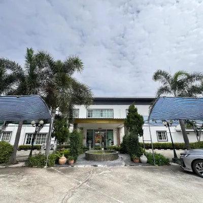 โรงแรมมนตร์ธารา รีสอร์ท โคราช โรงแรมใกล้วัดหนองระเวียง