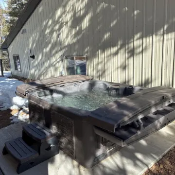 Amazing secluded apartment on 27 acres with Pikes Peak view