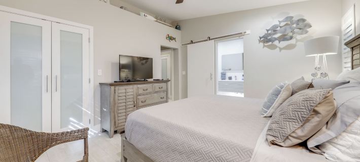 Upscale Home w/ Hot Tub: Walking Distance to Beach Hotels in Pompano Beach