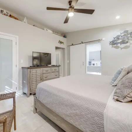 Upscale Home w/ Hot Tub: Walking Distance to Beach