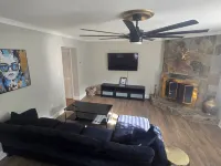 Alan's Apartment - Hot tub, fireplace, located in a quiet corner of Helen.