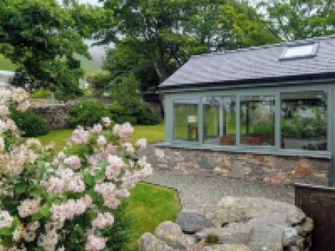 ウェイサイド コテージ ミロムのホテル