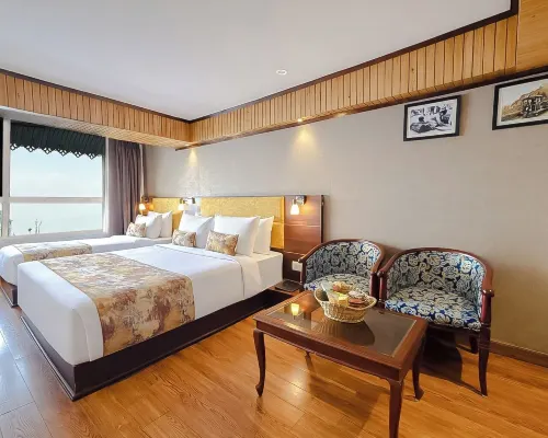 Yashshree Mall Road Darjeeling Hotels in Darjeeling