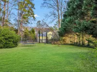Brookhaven Buckhead modern home Hotels in Brookhaven