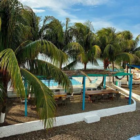 Los Pinos Beach Club Manzanillo