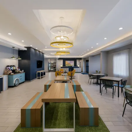 Spark by Hilton Midland South