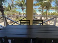 Renovated 2Br on Coco Bay, Starlink, AC & Sea Turtles