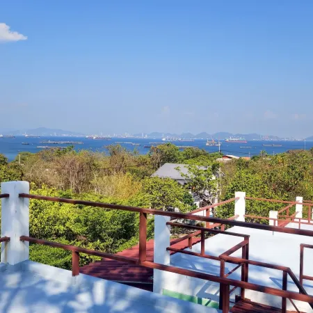 Koniix Garden Cottage Ko Sichang