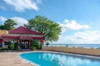 Noor-Us-Sabah Palace - piscina